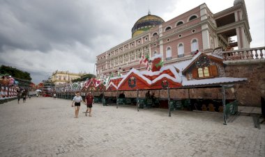Programação de Natal 2025 em Manaus tem teatro e paradas gratuitas