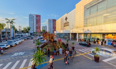 Shopping Ponta Negra promove encontro de fãs de dinossauros em Manaus