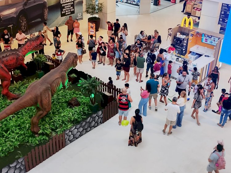 Shopping Ponta Negra promove encontro de fãs de dinossauros em Manaus