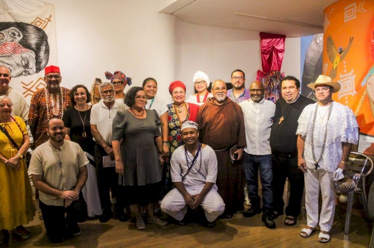 Exposição Raízes do Sagrado combate intolerância religiosa em Manaus