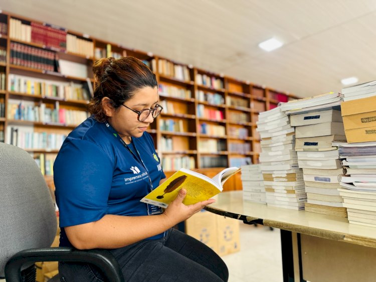 Imprensa Oficial do Amazonas celebra o Dia Mundial do Livro com incentivo à leitura