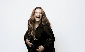 Ana Carolina celebra 25 anos de carreira em show especial no Studio 5, em Manaus